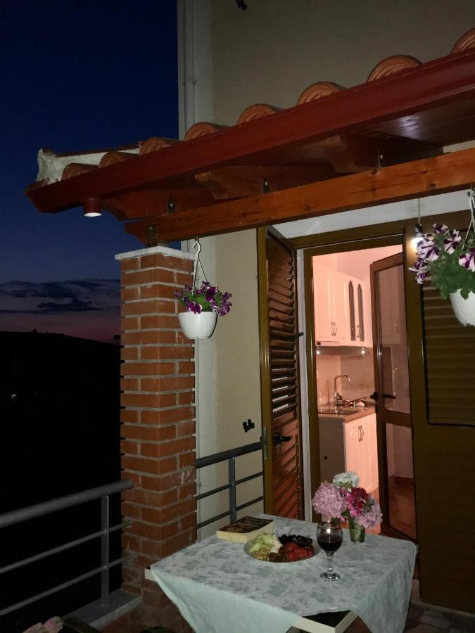 Vila Arlind Hotel Vlorë Exterior foto